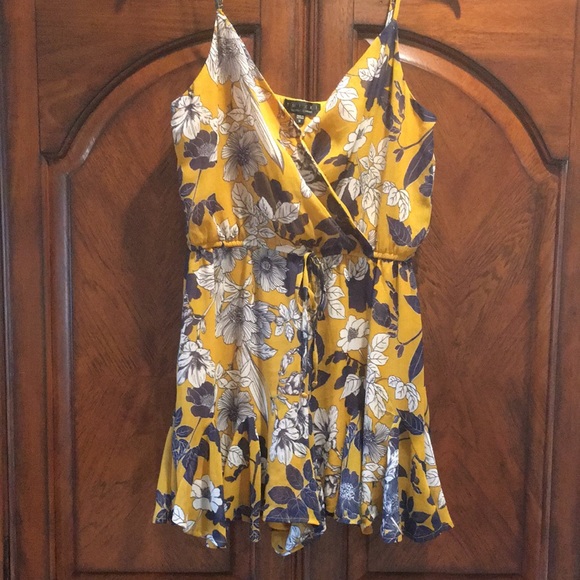 Trixxi Ruffle Romper Yellow Floral Medium - Picture 5 of 16